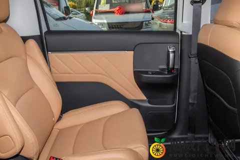 10万级家用MPV新标杆!7座大空间+电滑门,星光 730值得一看-1