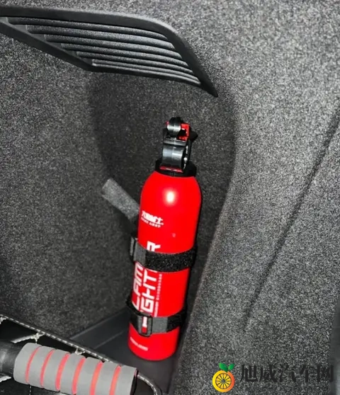 私家车需不需要放灭火器？从必须配备到不再强制标配，经历了什么-3
