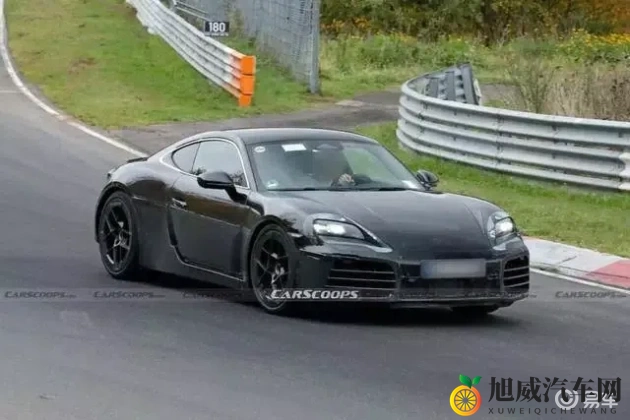 大学生情侣激情啪啪：汽车新玩法，情侣驾驶乐趣多-1