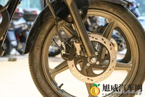 500公里续航+复古造型！铃木酷飚150实测感受，槽点也很明显！-2