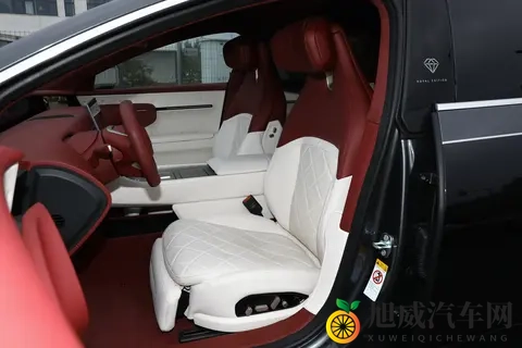 华为乾崑+大容量电池+豪华配置全拉满，2026款阿维塔 12深度体验！-1