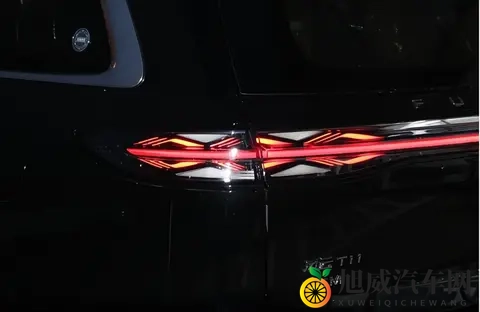 标配四轮独悬，可选后驱_四驱，奇瑞风云T11实力怎样？-1