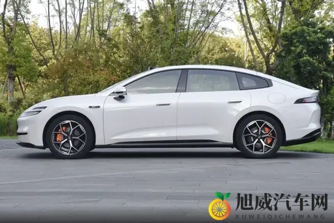 13万级纯电家轿的硬核较量,长安启源A06对比小鹏MONA M03,选谁?-1