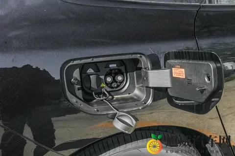 奕派 eπ007+：1159 万起的智美超能轿跑，操控智能颜值全在线​-3