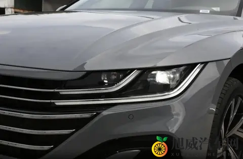 美女露奶头软件：智能车载娱乐：驾驶新体验，安全与趣味并存-3