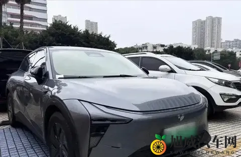 疯了？年轻人花3万抢倒闭车企烂尾车，有人修到哭，有人捡到宝？-2