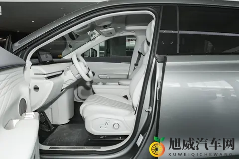 11月买车又有新选择！星纪元 ET卷到起飞，普通人也能享豪华-2