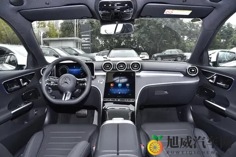 奔驰 C 级 2025 款实测：豪华感拉满，但这些短板得认清-1