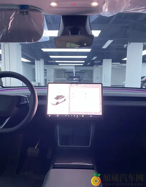 特斯拉Model Y的“隐藏彩蛋”：白色小卡扣，藏着一个纯平大世界！-1