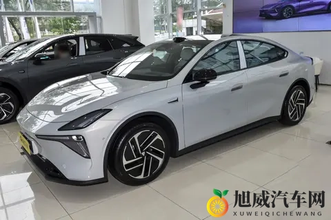 预售价1399万元起，全系标配激光雷达，深蓝L06家用的价格-1