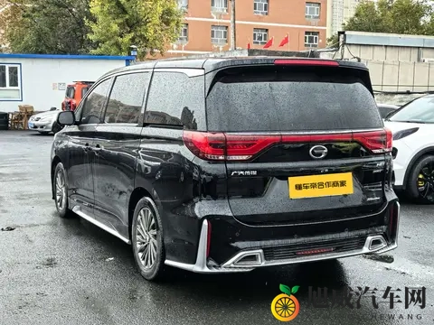 新婚XXXX自拍XXXⅩ：幸福瞬间：新婚夫妻甜蜜自拍大公开-2