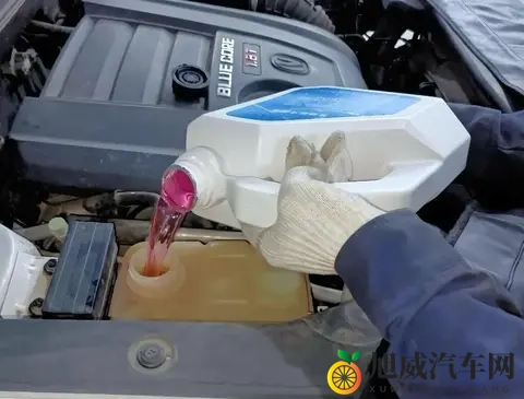 汽车防冻液什么时候更换？看这两个标准-1
