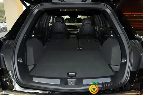 朋友愁 “带娃买 SUV”,试完XT5她不纠结了!-1