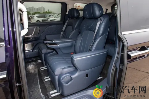 26款岚图梦想家，用细节说话，将用户需求做到极致-3