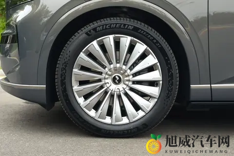 乐道 L90：纯电 + 换电 + 超大前备舱，大五座大三排都绕不开-1