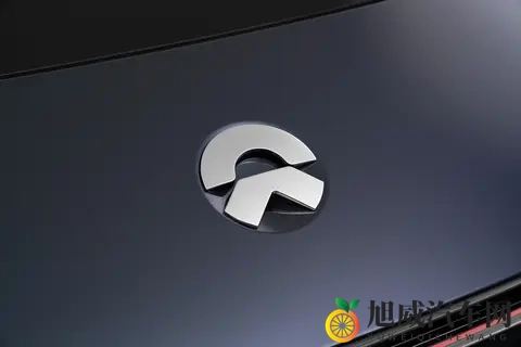 蔚来 ET9 全面升级驾乘皆顶流，BBA 行政旗舰地位遇挑战-3