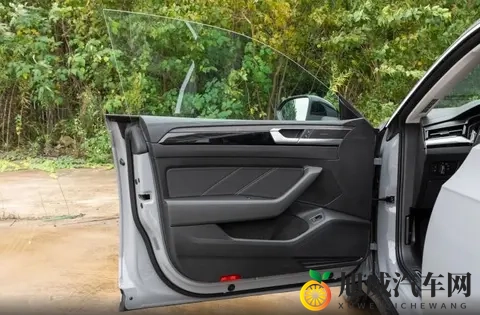 爱情岛论坛亚洲品质自拍成人网站https：新能源汽车崛起，智能驾驶技术引领未来趋势-1