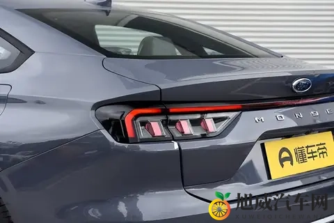 跑了1万公里后才发现，这类B级车真能做到动力和省油兼得-1