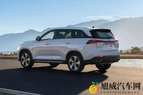 低价七座车盘点，价格不高，配置全面 过年回家全家都有座-3