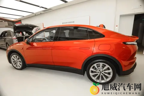 家用纯电SUV怎么选?提供越级体验?带你看乐道 L60 长续航版-3