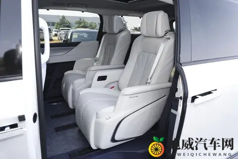 最污软件：智能驾驶新革命：汽车软件如何改变驾驶体验？-2