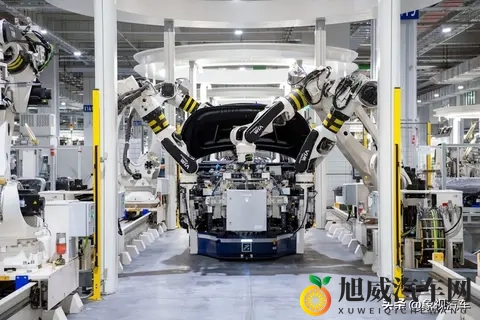 关税大刀砍向自己!美国汽车业18万人失业,万亿产业链加速逃离-2