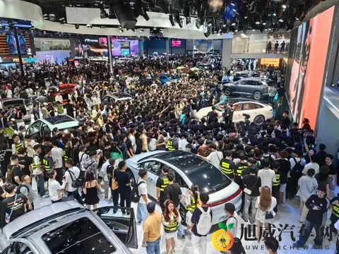 关注  第二十三届广州国际汽车展览会即将开幕，展车总数1085台-2