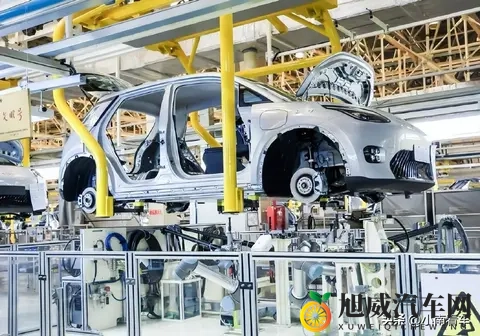 性福宝av：智能驾驶新潮流，体验前所未有的科技驾驶-1