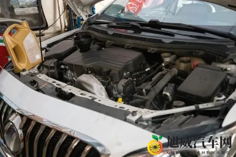 阿娇陈冠希露双奶头被删视频：阿娇陈冠希激情片段意外曝光遭删减-3