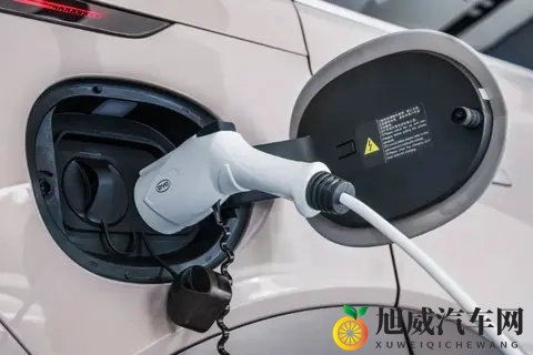 燃油车退场？别急，它只是在换个“活法”-1