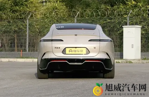 四激光加持+356km纯电续航！阿维塔12十项升级，配置诚意满满-1