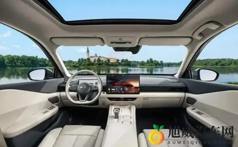 燃油车还在卖,智能座舱却上了鸿蒙,天籁这次玩得有点大-1