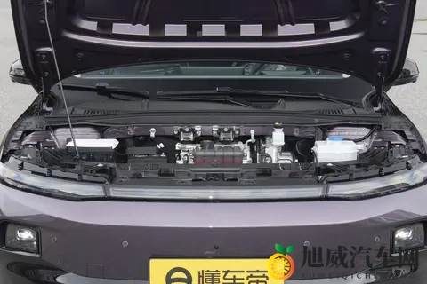 10万级家用轿车怎么选？零跑B01配激光雷达+8295芯片，香吗？-3