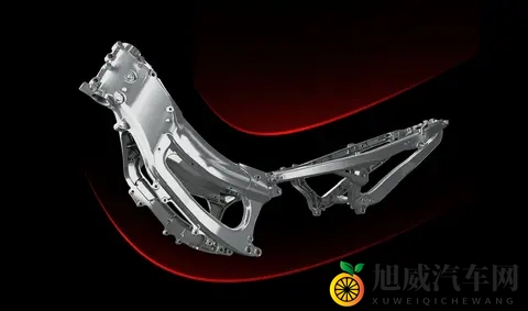 钱江900三缸ADV和600双缸踏板车正式曝光！-1