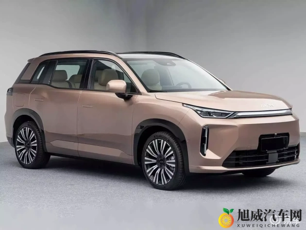 老太婆BBBBB毛多水多：揭秘经典凯美瑞混动,为何十年不过时-2