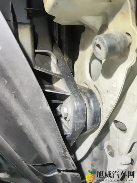 19万多拿下17年保时捷Macan GTS，体验性能SUV的乐趣-3