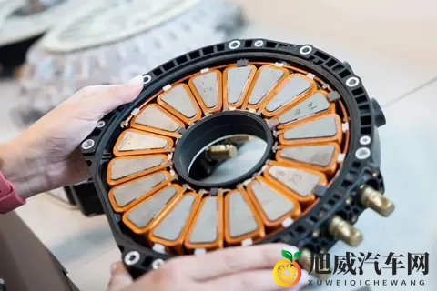 奔驰纯电AMG将祭出大杀器，宝马iM：从从容容，游刃有余！-2