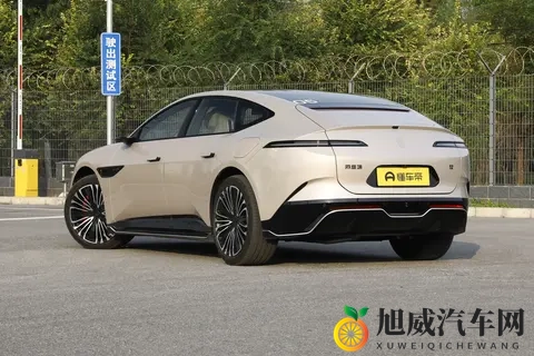 阿维塔 12四激光版上市:四激光雷达与52度电池如何重塑智能出行?-1