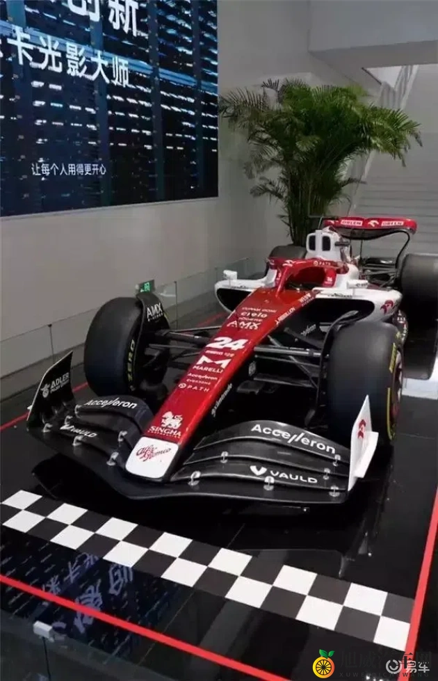 陈冠希阿娇：明星跨界联手，汽车时尚风潮来袭-2