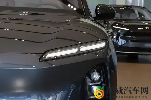 30万级SUV里，终于有一台让BBA车主心动的电车了-3