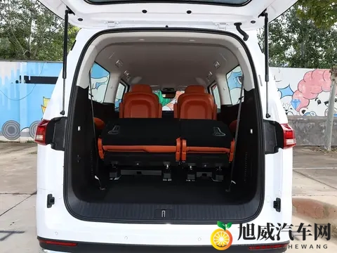 将界2精彩片段：新能源汽车新突破：外观设计动感，科技安全领先-3