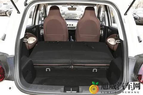 老太婆脱裤子让我桶她：年迈老妇脱衣求亲近，尴尬场面让人羞愧回避-2