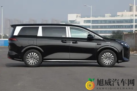 奶爸车的新选择，车长5145mm，配15T混动，纯电续航218公里-2