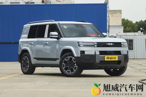 家用SUV就选方程豹钛7，空间宽敞续航足，全家出行无忧！-3