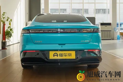 20万级纯电轿跑推荐！69秒破百，续航500km，带劲吗？-3