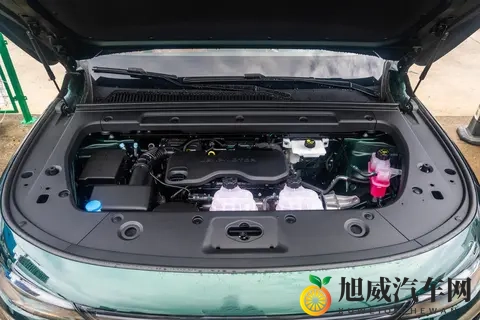 被低估的中大型SUV，配8295芯片+800V快充，零跑C16家用合适吗？-2