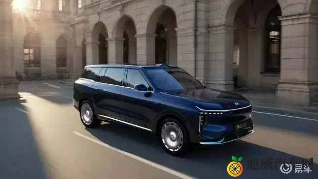 国模李梓熙：豪华车型惊艳亮相，时尚女神演绎视觉盛宴-1