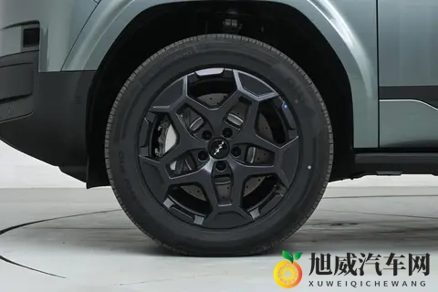 上市首月交付破万!续航1300公里+越级大空间,家用SUV可看钛7?-1