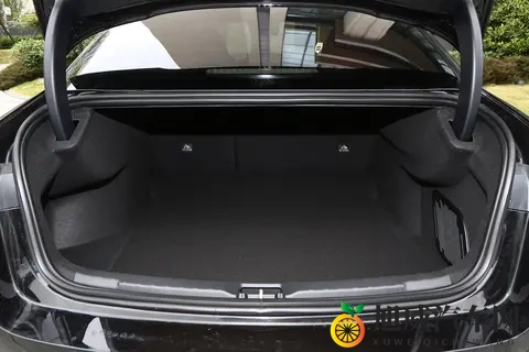 优惠18万,标配6气囊+Lynk Flyme车机,试驾领克03-1