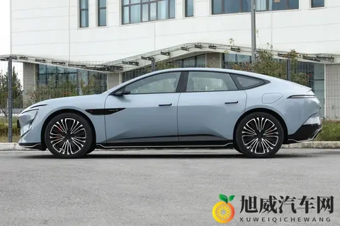 试驾阿维塔12四激光版:全系标配,辅助驾驶升级,续航更长-2